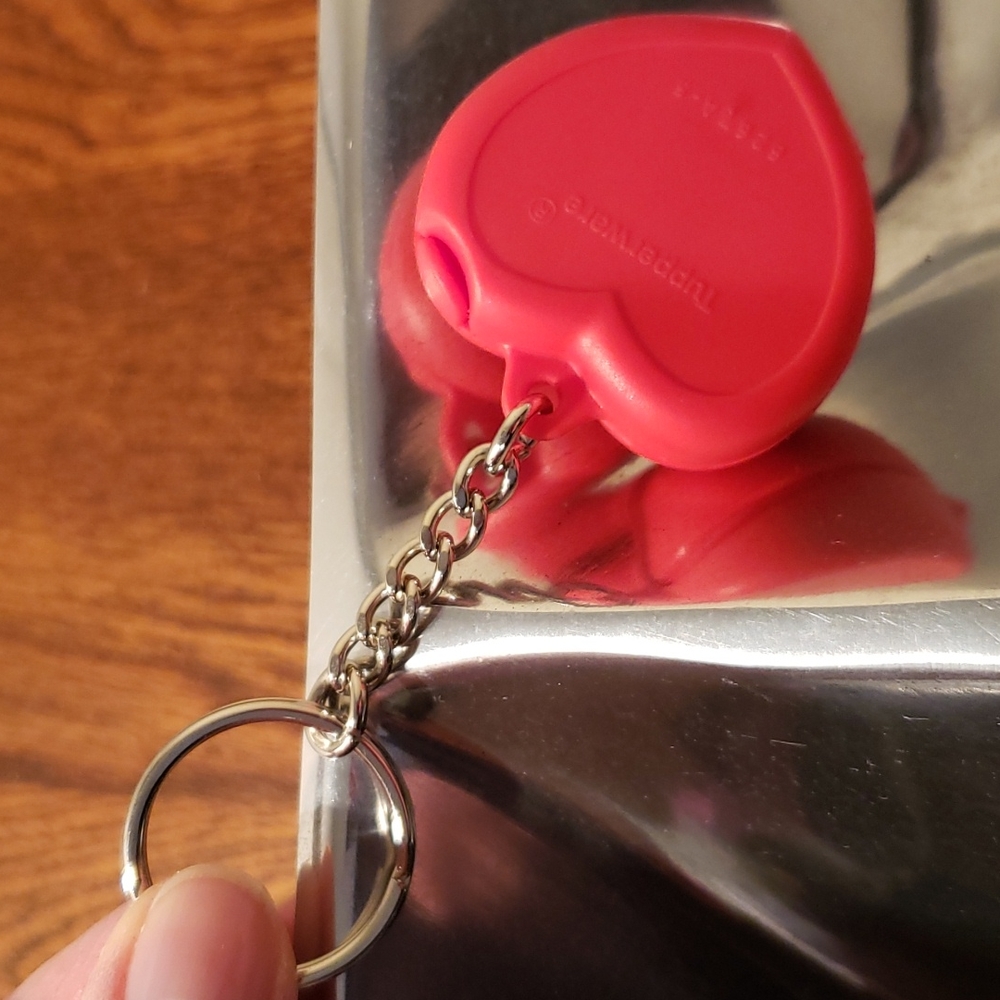TUPPERWARE - Heart Key Chain